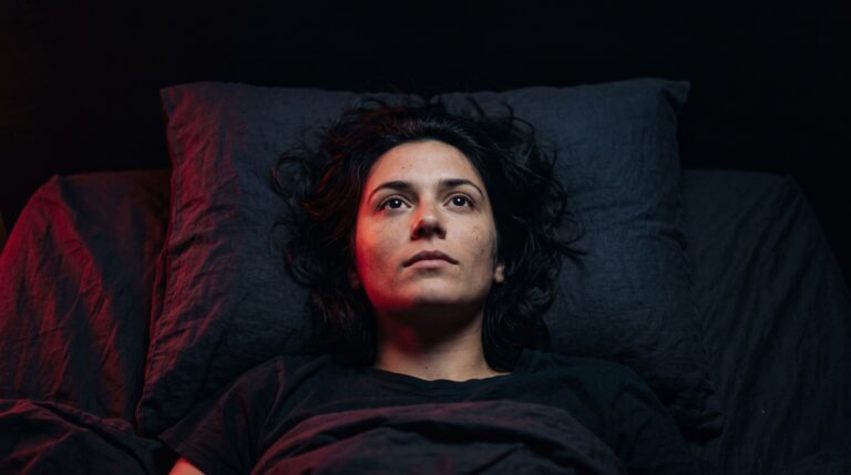 Lire la suite à propos de l’article Pourquoi vous vous réveillez toujours à 3h du matin (ce n&rsquo;est pas une insomnie)